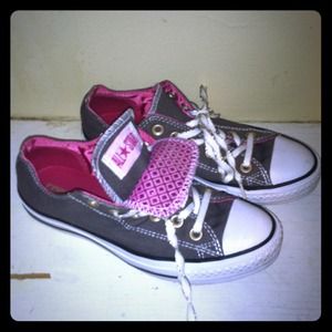 Gray and pink double tongue converse!