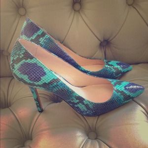 Authentic Vince Camuto leather heels