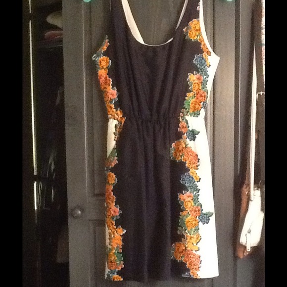 --SOLD--Francesca's floral dress
