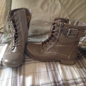 ❌REDUCED❌G by guess toupee combat boots