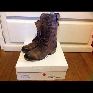 Steve Madden Cablee Combat Boot🚫NO TRADE🚫