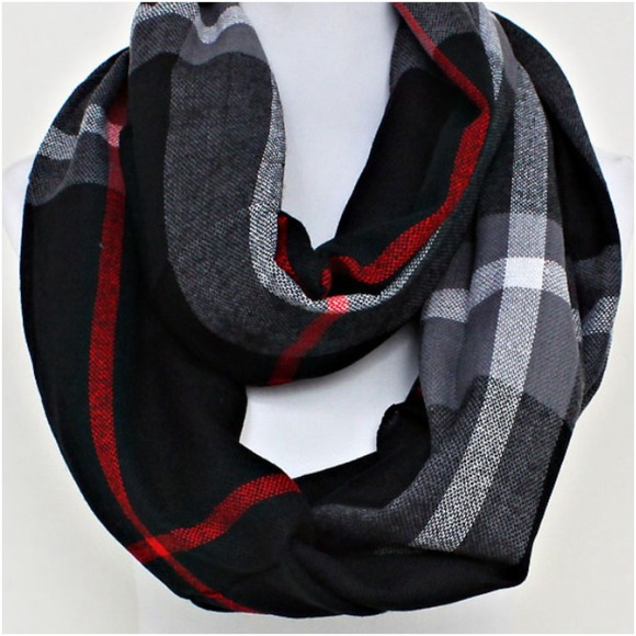 Accessories - ✂️CLEARANCE✂️Black/Gray Infinity Scarf