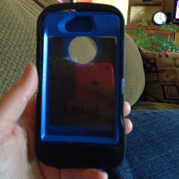 Otter box for iPhone 4