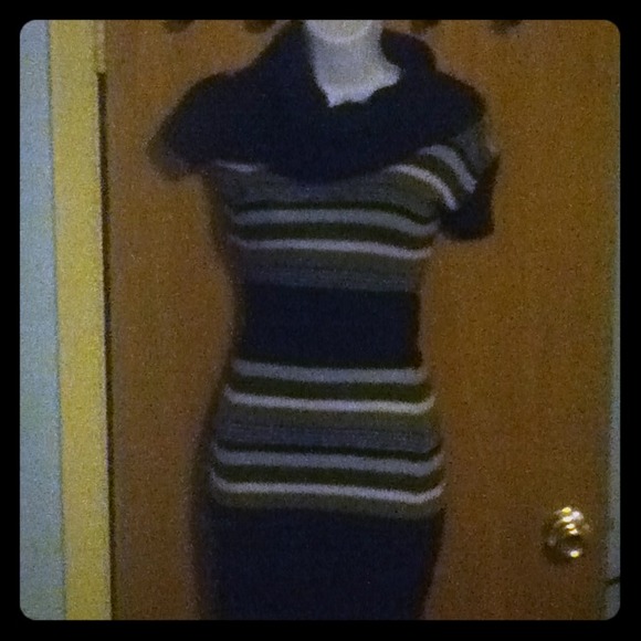 Traded Sz sm blk & gry sweater dress