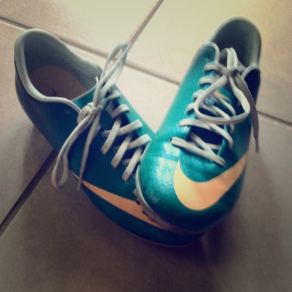 🔒sold🔒Nike Cleats- worn twice!