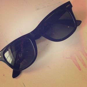 Never worn ray ban glasses *price negotiable*