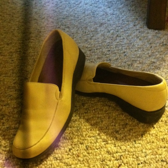 Shoes - Picture 2 of 2
