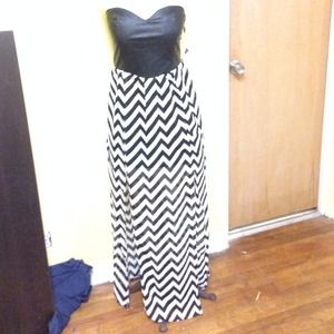 Strapless Chevron Dress! 🎀👑👗