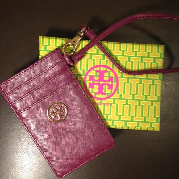 Tory Burch Robinson card wristlet w/ original box!