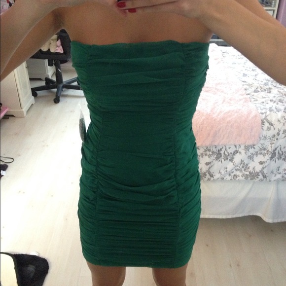 New Kelly green ruched strapless dress size small