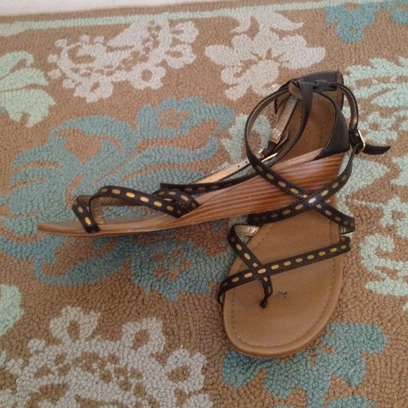 Wrap sandals