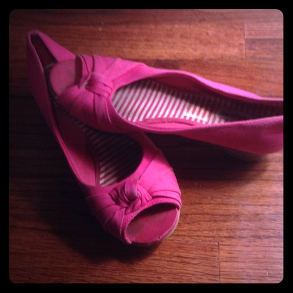 Hot pink wedges