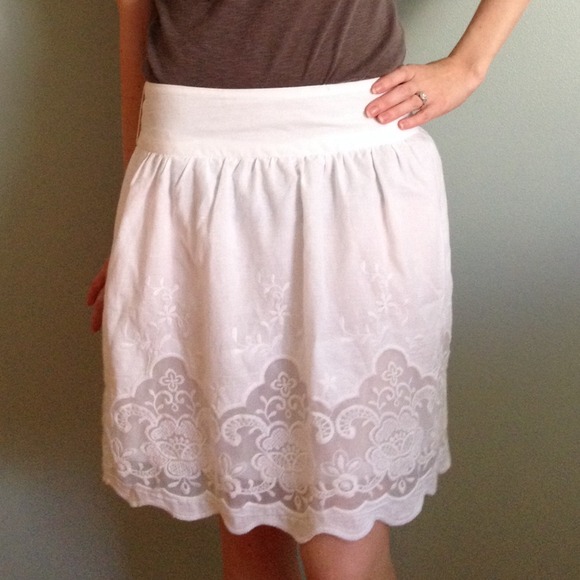 White lace inlay dress with elastic waistband
