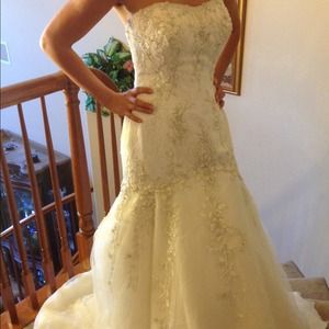 Wedding gown