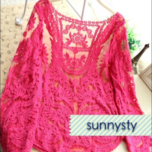 Tops - ⚠sold⚠Lace hallow floral long sleeves shirt