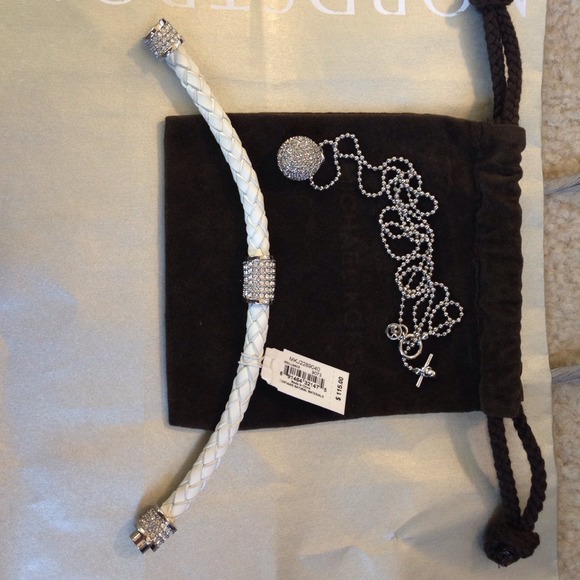 ✘✘✘SOLD✘✘✘ Michael kors bracelet - Picture 3 of 4
