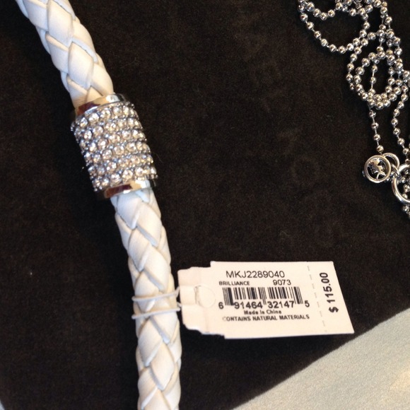 ✘✘✘SOLD✘✘✘ Michael kors bracelet - Picture 4 of 4