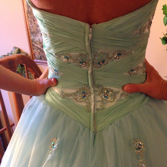 Ballroom gown - Picture 3 of 4