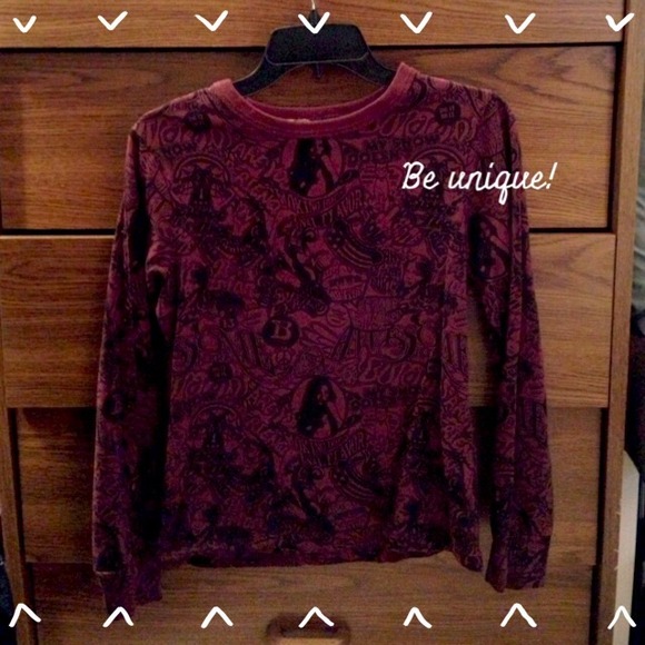 🚫donated🚫Long Sleeve maroon shirt