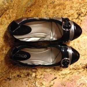 Black/silver flats