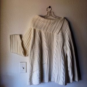 2 Sweaters bundle, reserved