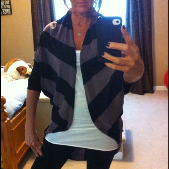 Tart Tops - SOLD!!!!!!   Cute "Tart" sweater shawl.