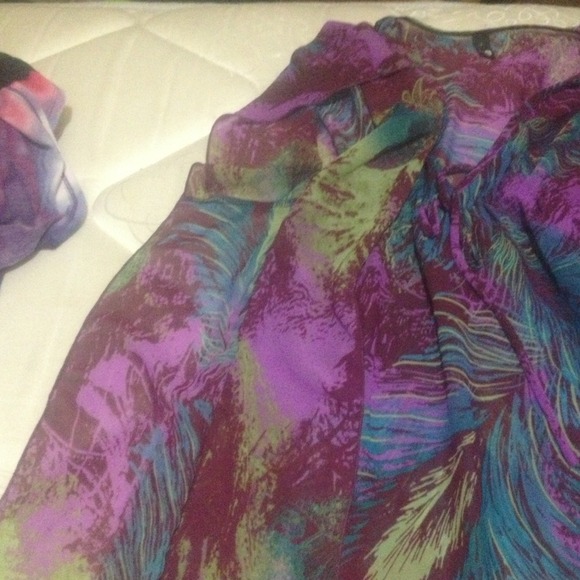 Cute top - Picture 2 of 3