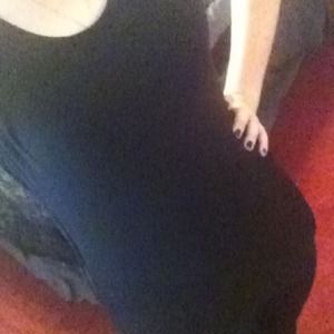 Long black shirt with whole in the back