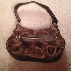 Small brown purse with circle pattern