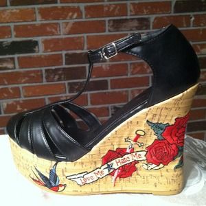 Rockabilly tattoo style wedge sandals