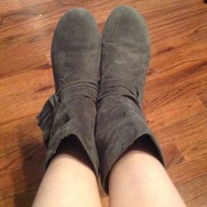 Grey boots