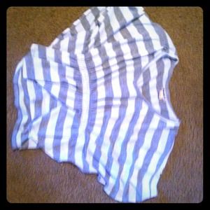 Cute batwing shirt w/gray and white stripes.