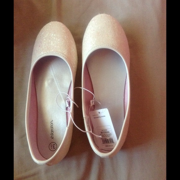 🚫SOLD🚫✨White Sparkle Flats✨ - Picture 2 of 3