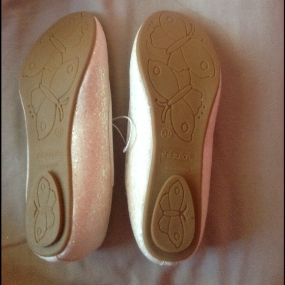 🚫SOLD🚫✨White Sparkle Flats✨ - Picture 3 of 3