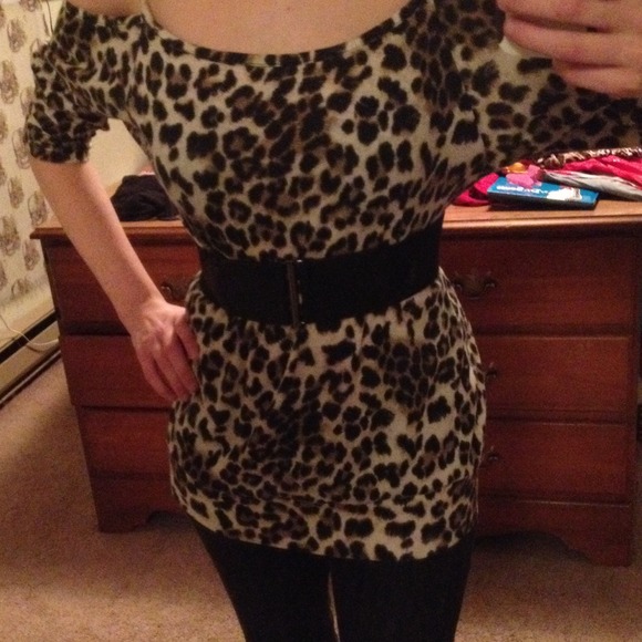 Leopard Print, Open shoulder Blouse - Picture 2 of 4