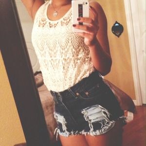 🚫SOLD🚫 Destroyed Highwaisted Levi's