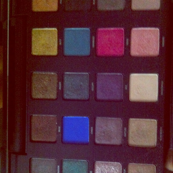 Urban decay vice palette I 👀👇👇more info