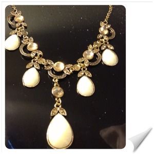 ❗REDUCED❗$10 Vintage Statement Necklace