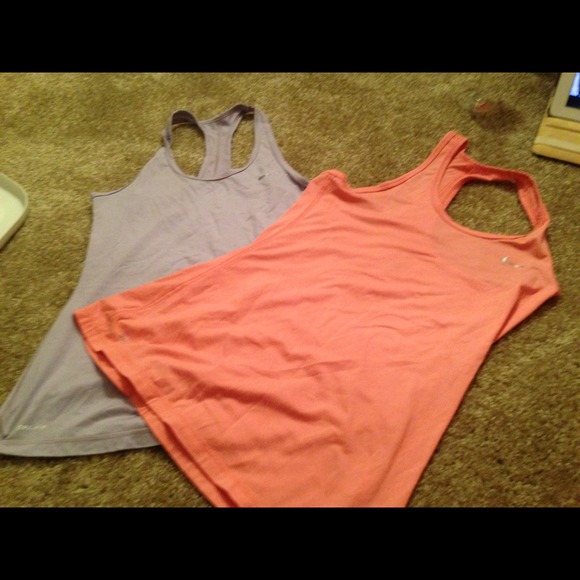 ❌🚫bundled 🚫❌Nike dri-fit tank tops
