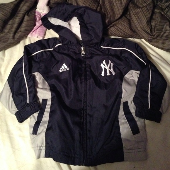 🎉SOLD🎉Adidas Yankees Suit Pants And Top 18Months - Picture 2 of 3