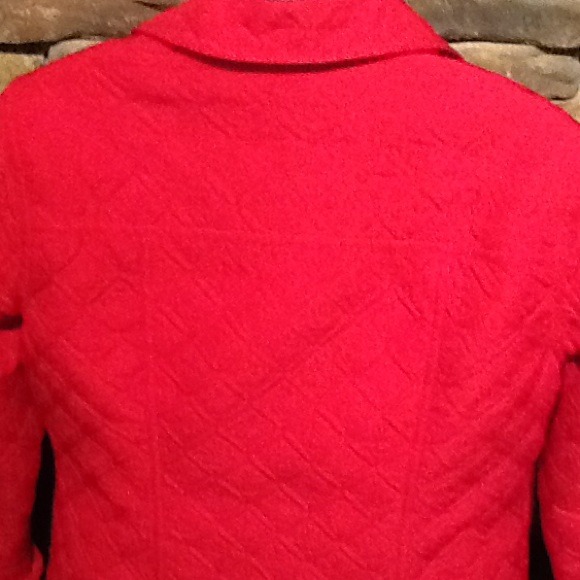 Fun red quilted jacket.  Silky feel!  Like new!! - Picture 4 of 4