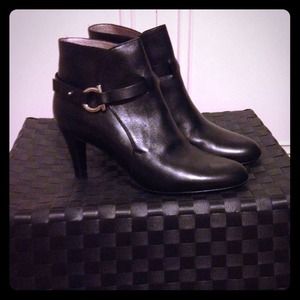 Salvatore Ferragamo authentic Ankle Boots Size 6