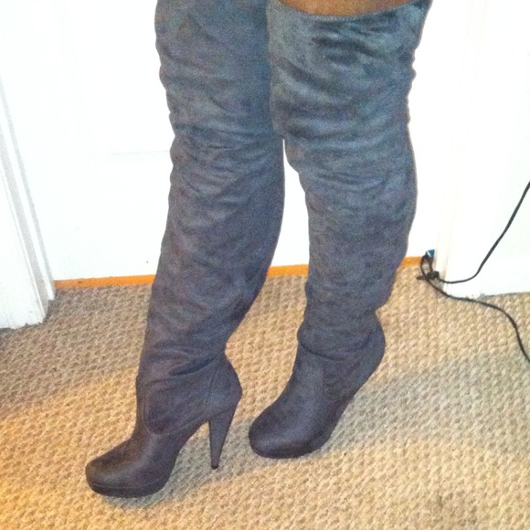Gray over the knee boot - Picture 2 of 2