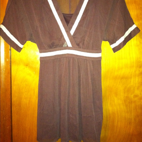 DONATING 8/16!🎁BOGO🎁 Brown sheer flowy blouse - Picture 2 of 2