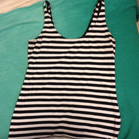 Black & white Express striped stretch tank