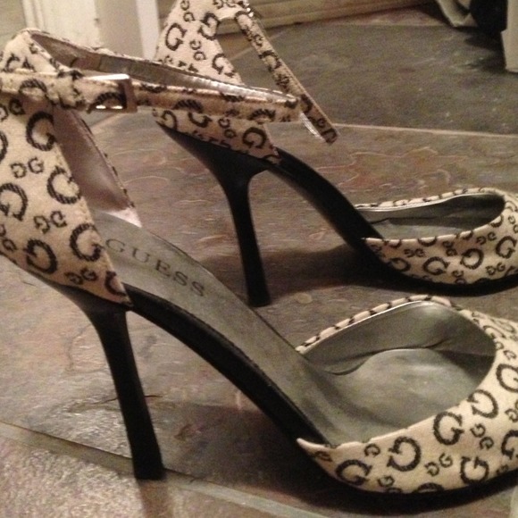 Shoes - Picture 2 of 3