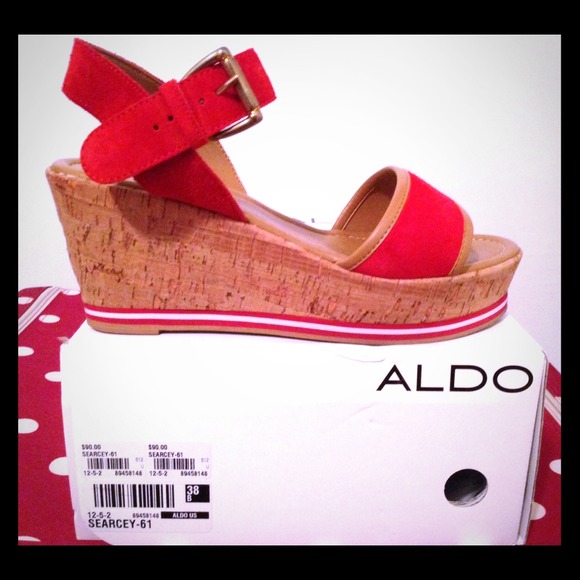 Aldo cute & comfy wedges😎