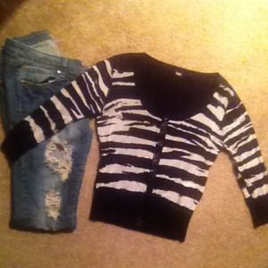 🚫Sold🚫Zebra Guess cardigan!