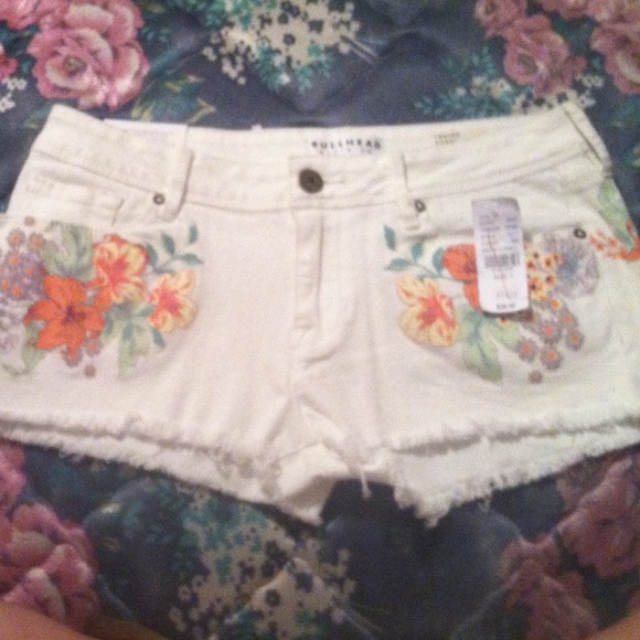 PacSun bullhead frayed short shorts