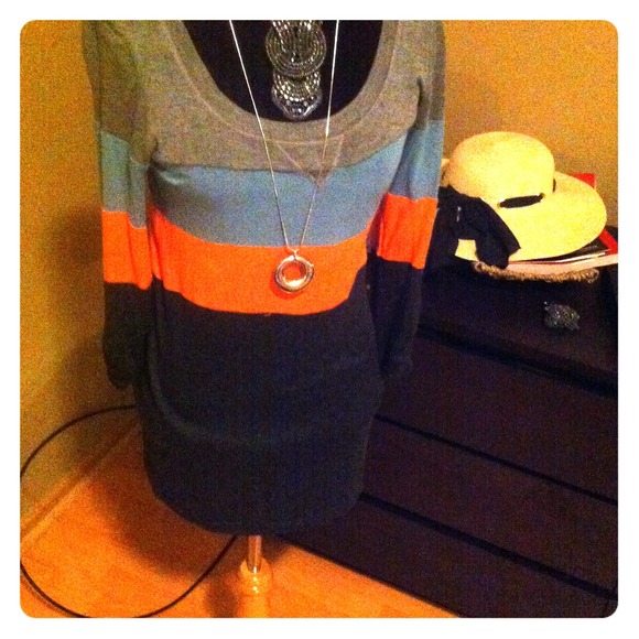 Rayon/spandex stripped dress. Size med. Francesca